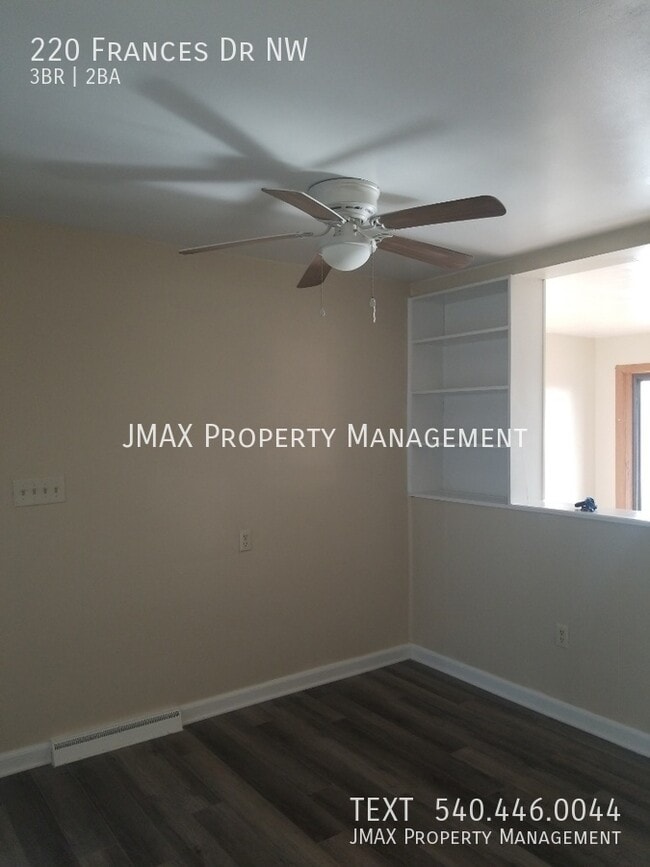 Building Photo - 220 Frances Dr NW