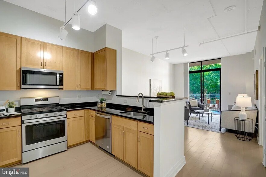 Kitchen - 1201 N Garfield St