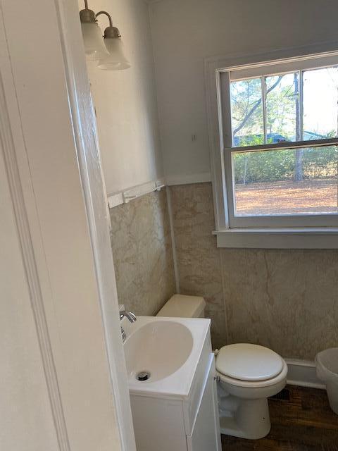 Building Photo - 401 Albert Dr