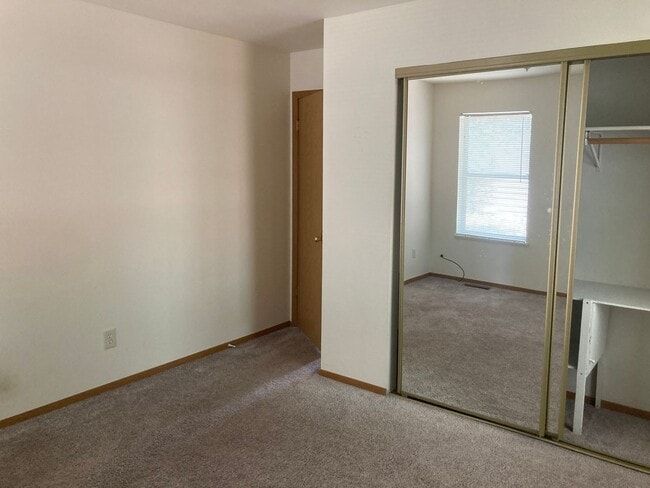 Building Photo - 179 Hermosa Cir