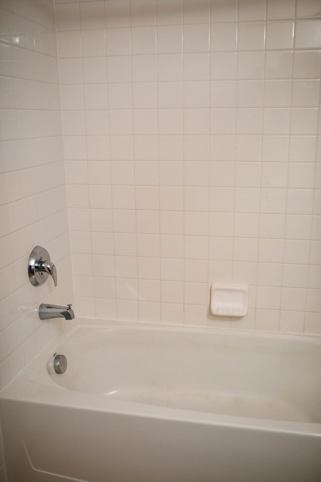 Building Photo - 5502 Poolbeg St