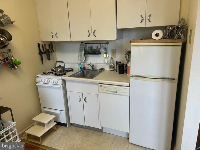 Building Photo - 2601 Pennsylvania Ave