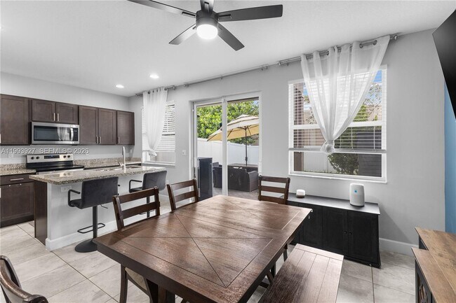 Building Photo - 4813 NW 48th Terrace