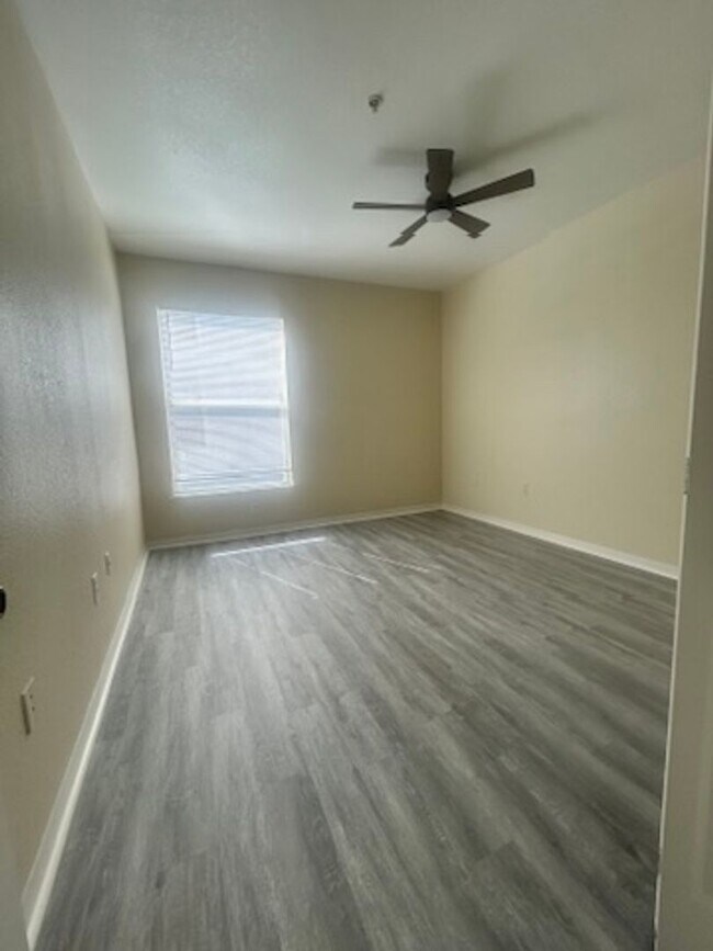 Building Photo - RIVERVIEW: Allegro Palms - Gated Community...