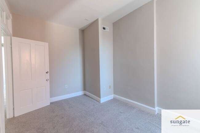 Building Photo - 3507 Elm Ave