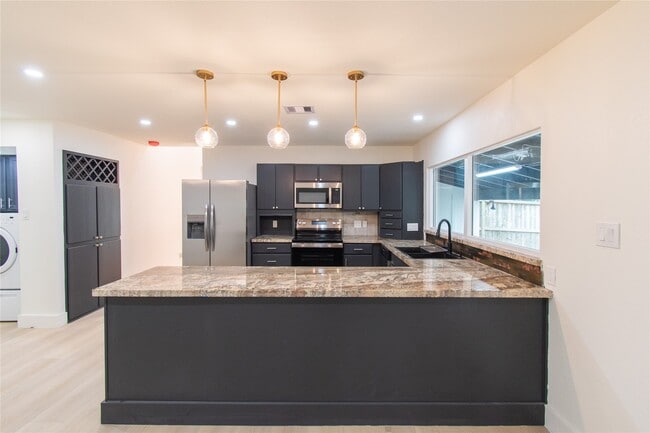 Building Photo - 15411 Sierra Valle Dr