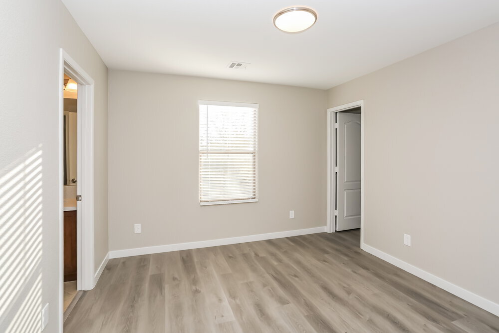 Building Photo - 10728 Cape Shore Ave