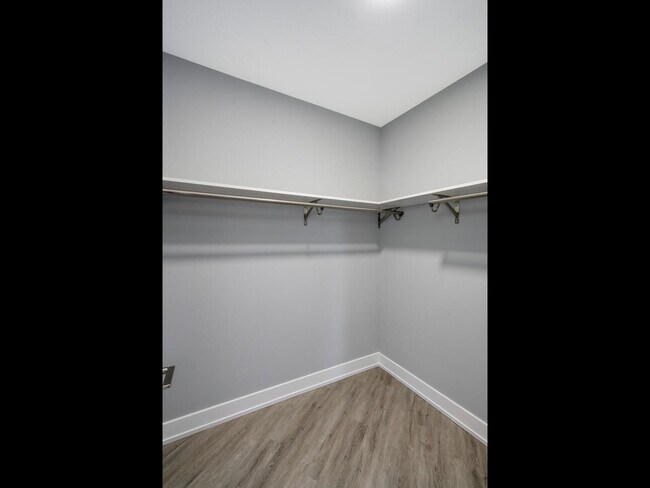 Building Photo - 5528 W Gettysburg St