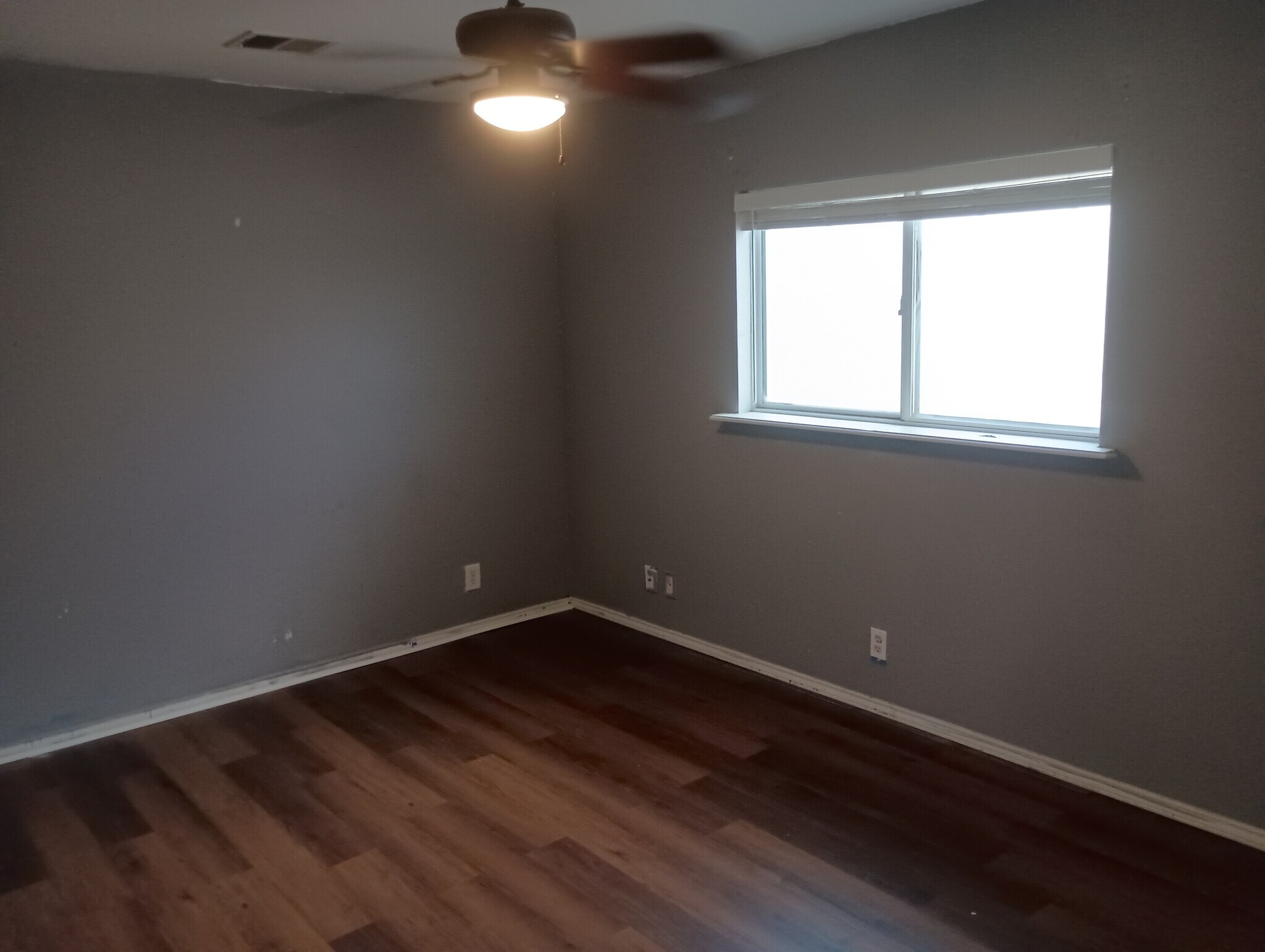 Building Photo - Room in House on Mallow Grove