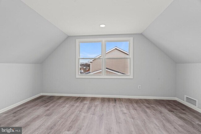 Building Photo - 48 Marboro Ln