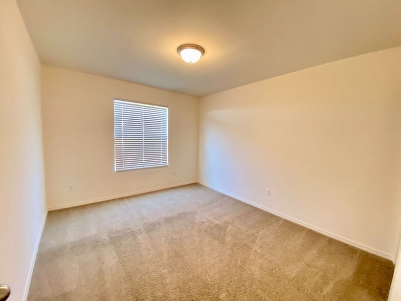 Building Photo - Next to Marysville Getchell High School