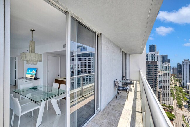 Building Photo - 485 Brickell Ave
