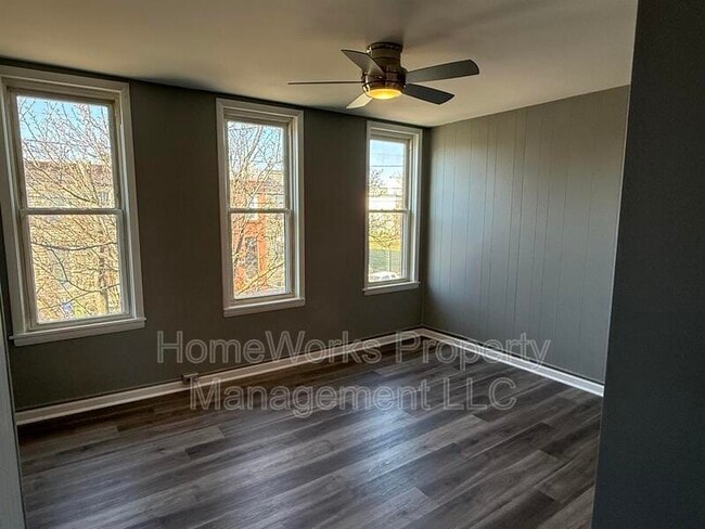 Building Photo - 1139 Hull St