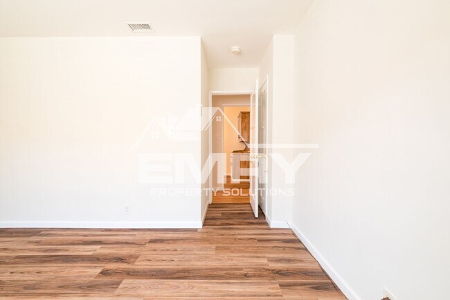 Building Photo - 4743 Levelside Ave