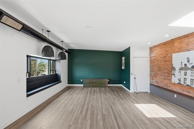 Building Photo - 436 E Milwaukee Ave