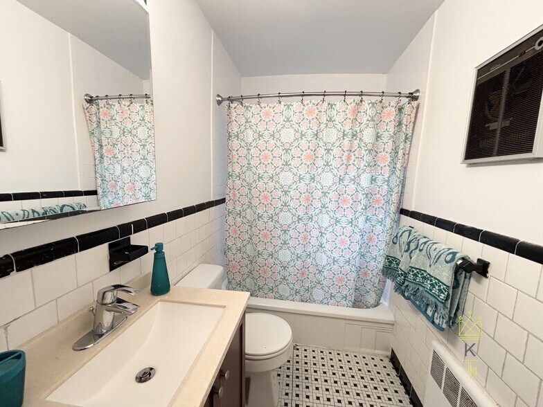 Building Photo - 9 Reservoir Rd