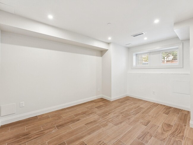 Building Photo - 1508 21st St NW