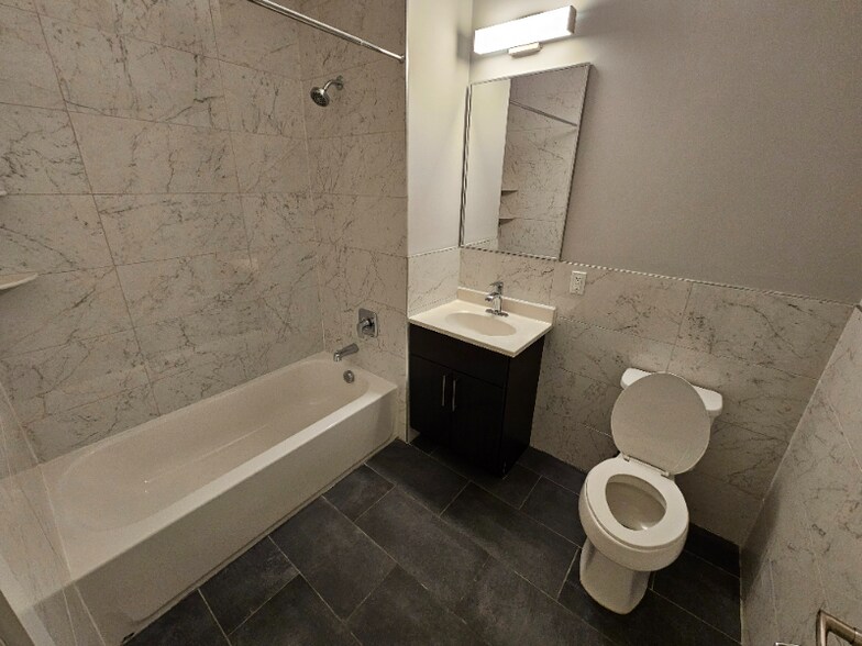 Building Photo - 120 Green St