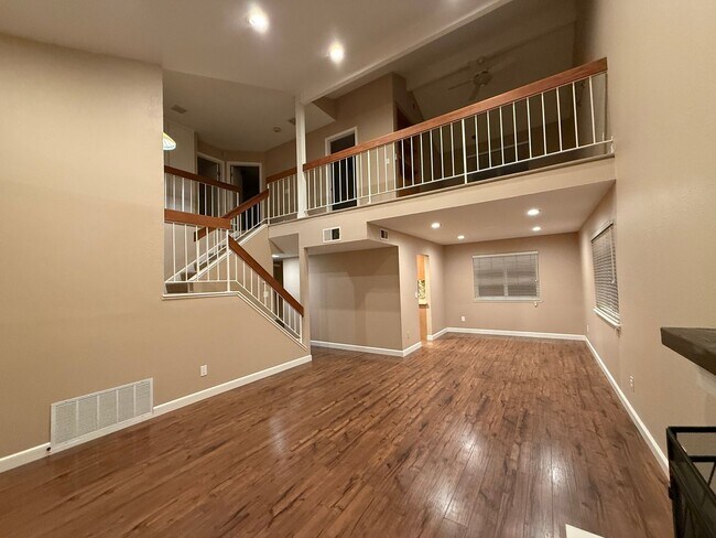 Primary Photo - 290 Riverwood Cir