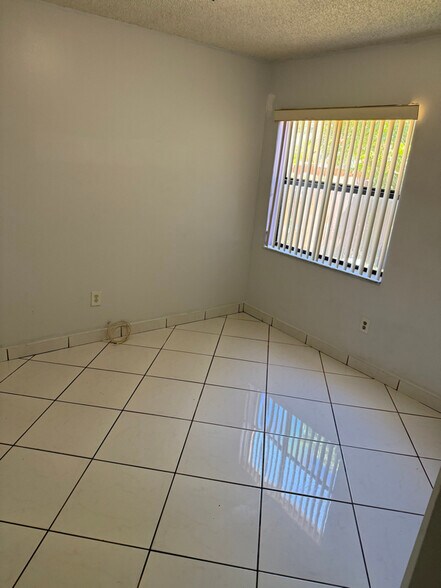 Building Photo - 15157 SW 95th Ln