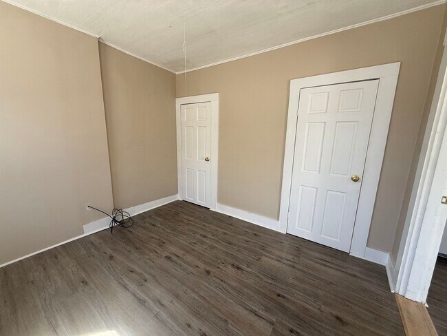 Building Photo - 42 Franklin St