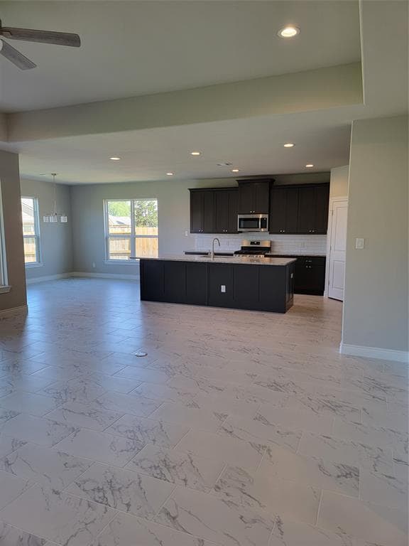 Building Photo - 431 Hunters Xing Dr