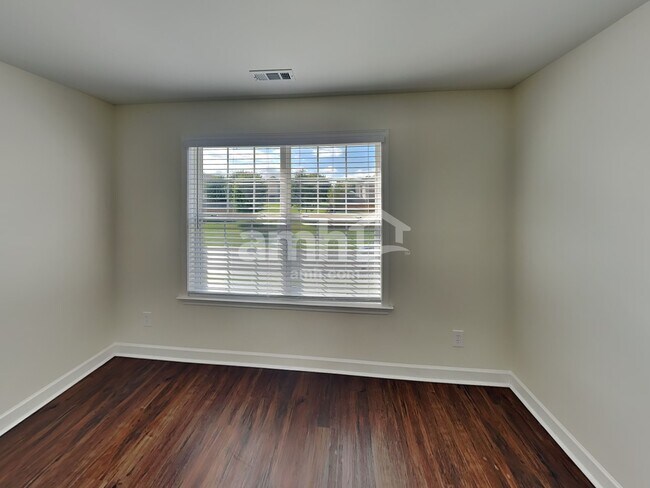 Building Photo - 3047 Romain Trail