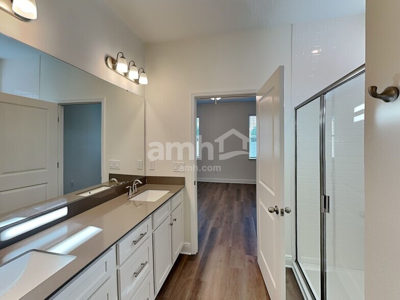 Building Photo - 1044 Heavenly Dr