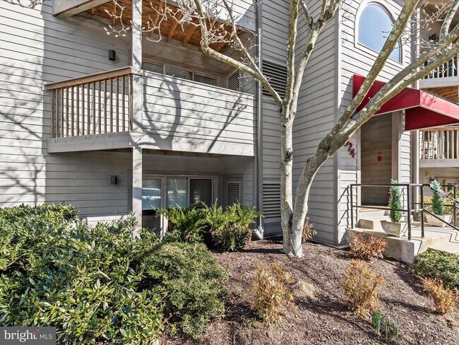 Building Photo - 7024 Channel Village Ct
