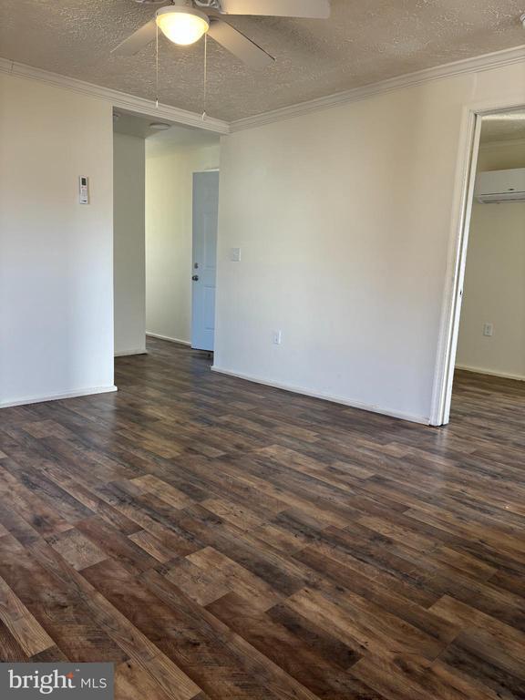 Building Photo - 722 W Stephen St