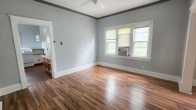 Building Photo - Charming Historic 2-Bedroom Home in Des Mo...