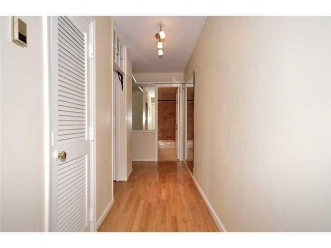 Building Photo - 1230 Piedmont Ave NE