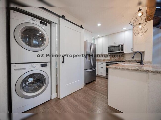 Building Photo - 8625 E Belleview Pl