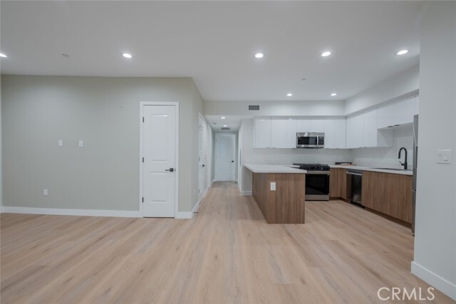Building Photo - 10218 Fernglen Ave