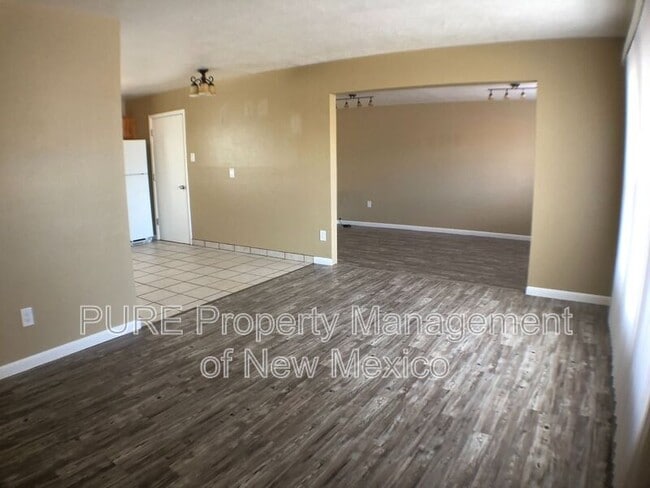 Building Photo - 2509 E 23rd St