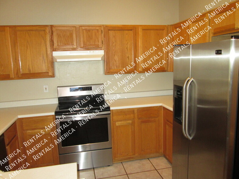 Building Photo - 1332 W Kesler Ln