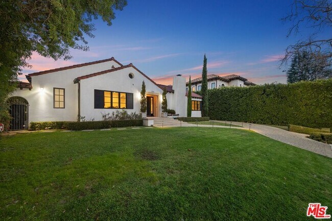 Building Photo - 514 Walden Dr