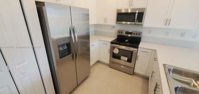 Building Photo - 13268 SW 287th Ter