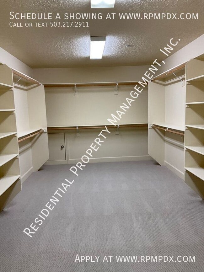 Building Photo - 18278 SW Santoro Dr
