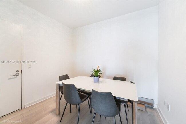 Building Photo - 501 NE 31st St