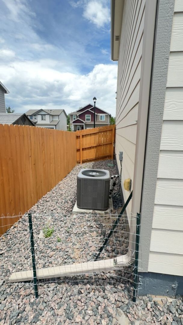 Building Photo - Newer home! 4 bedrooms! 2 Car! AC!