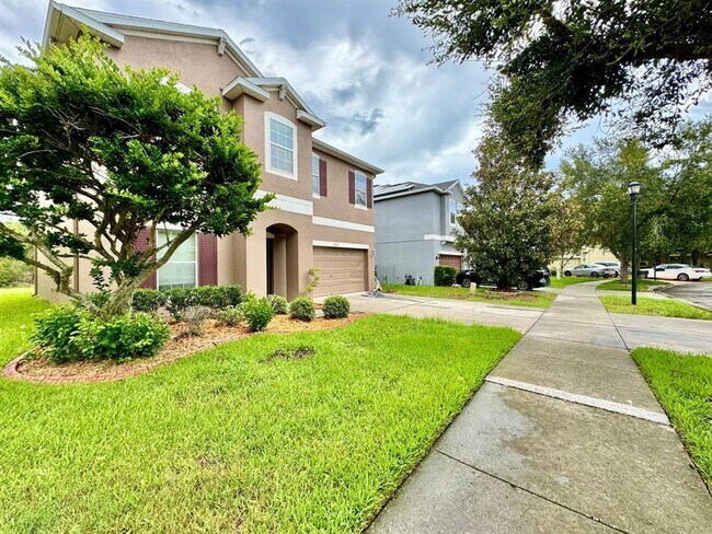 Building Photo - 9614 Oak Glade Ave