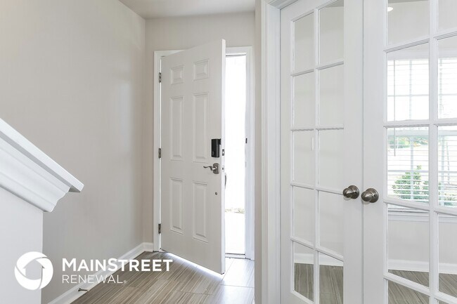 Building Photo - 111 Naples Rd