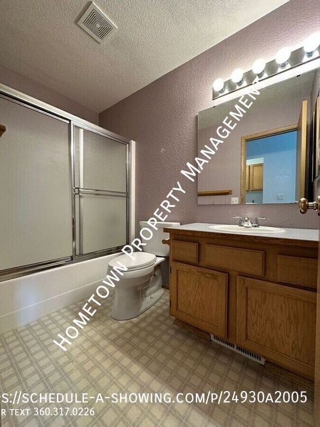 Building Photo - Lacey rambler with 3 BR and 2 BA, AVAILABL...