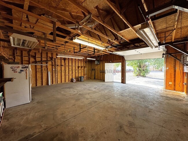 Building Photo - Cute 2 Bedroom House in South Colorado Springs with Large Garage