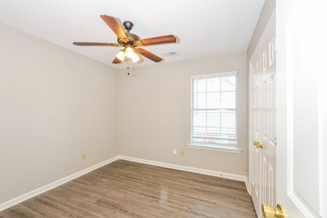 Building Photo - 1401 Carlton Ridge Dr