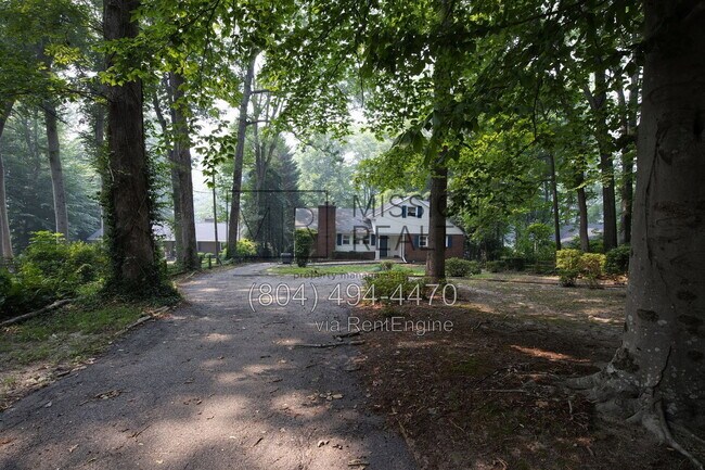 Building Photo - 3916 Lake Hills Rd