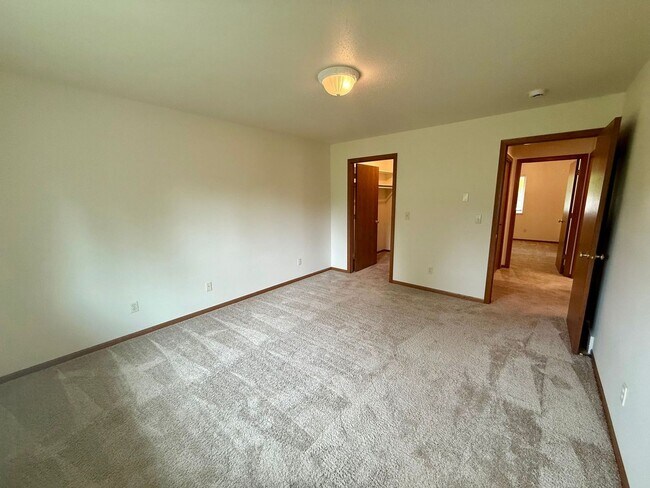 Building Photo - 149913-149913 Wineberry Ln