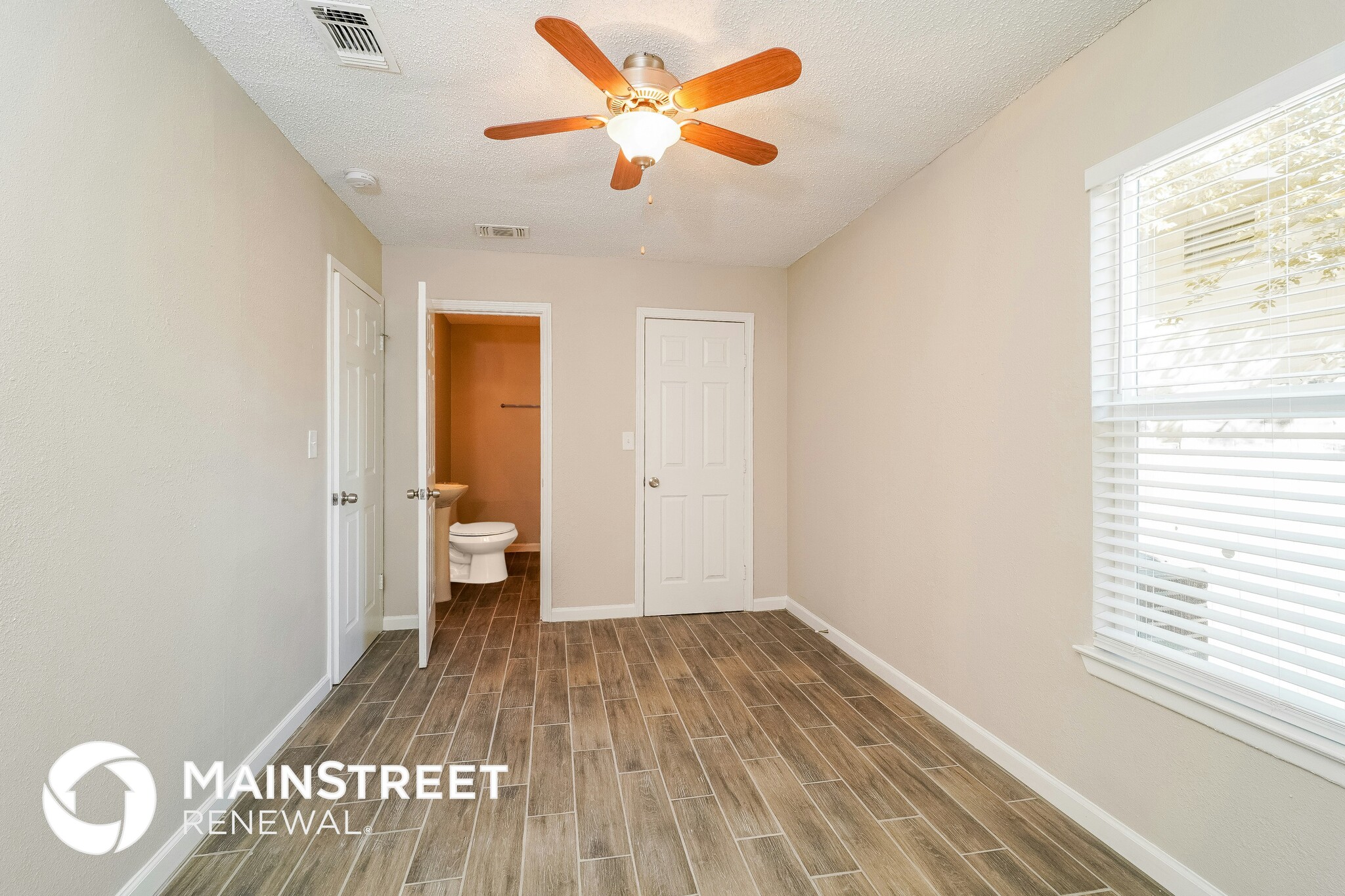 Building Photo - 7331 Glen Heights