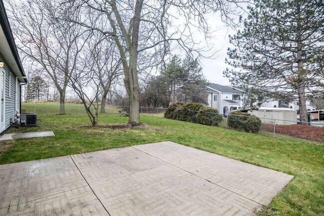 Building Photo - 2630 Glenbrook Ct